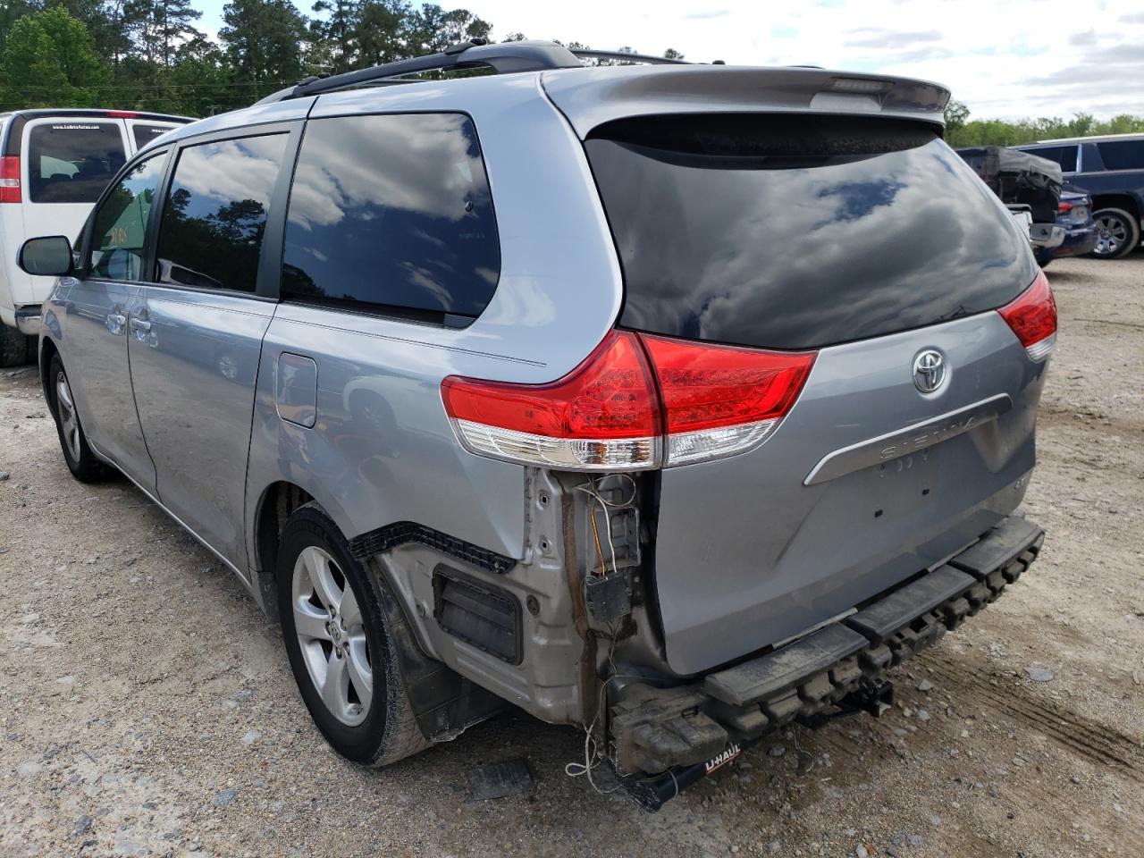 Photo 3 from auction – 2011 TOYOTA SIENNA LE with VIN 5TDKK3DC9BS080956