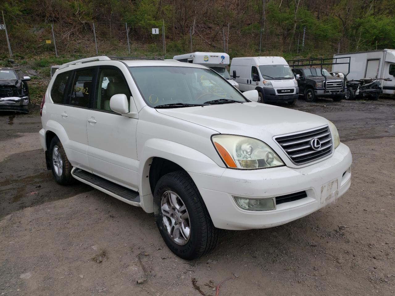 LEXUS GX470 2006 with VIN JTJBT20X660112056 - Photo from auction