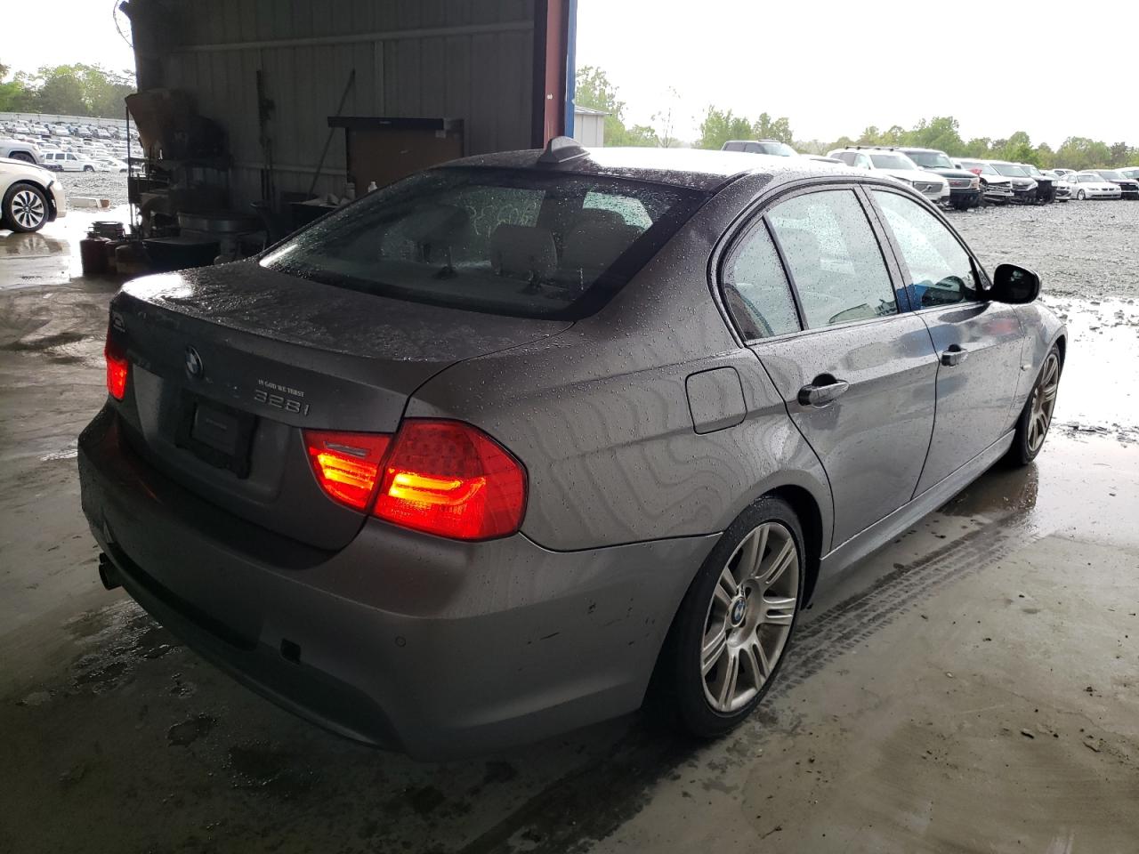 Photo 4 from auction – 2010 BMW 328 I with VIN WBAPH7G53ANM52513