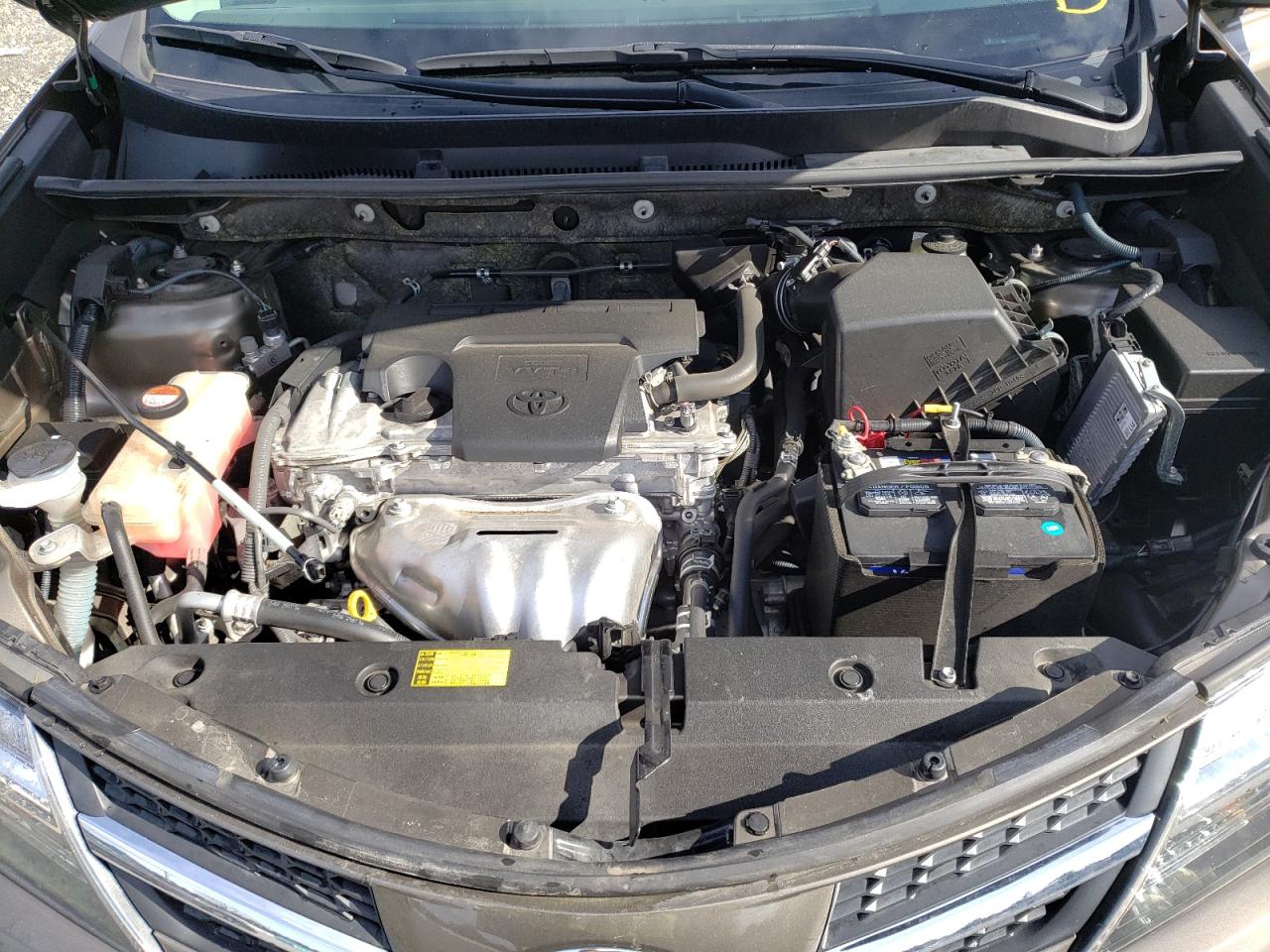 Photo 7 from auction – 2015 TOYOTA RAV4 LIMIT with VIN JTMDFREV5FD127305