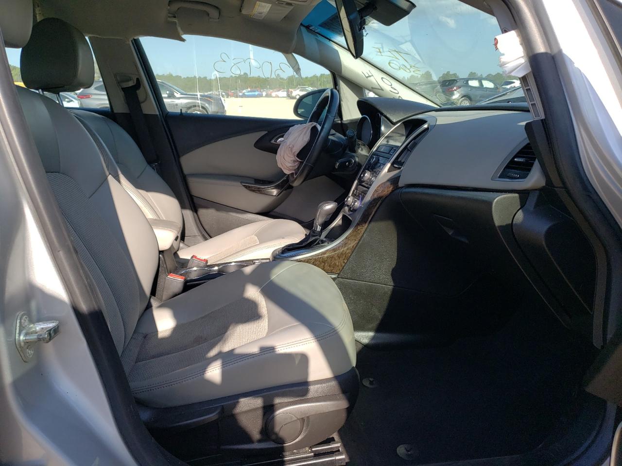Photo 5 from auction – 2012 BUICK VERANO with VIN 1G4PP5SK2C4125077