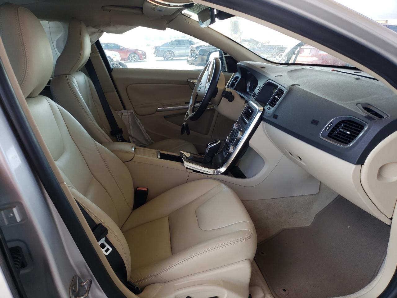 Photo 5 from auction – 2015 VOLVO S60 PREMIE with VIN YV140MFK3F2355463
