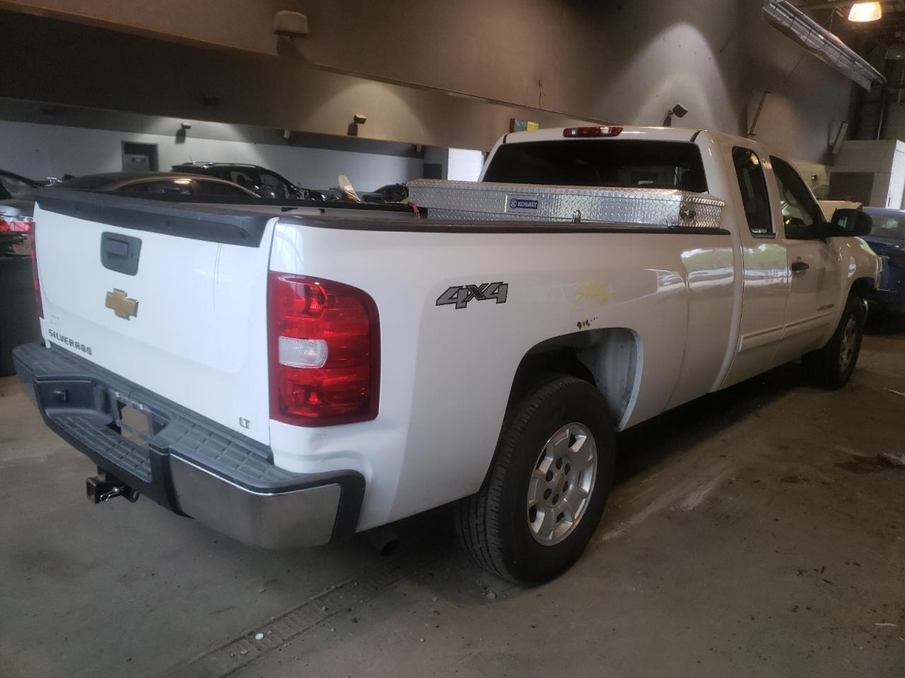 Photo 4 from auction – 2013 CHEVROLET SILVERADO with VIN 1GCRKSE08DZ177273
