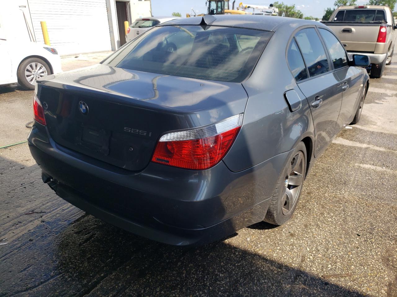 Photo 4 from auction – 2007 BMW 525 I with VIN WBANE53557CW61301