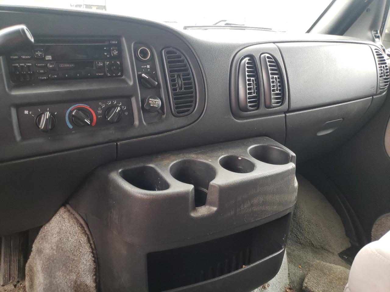 Photo 9 from auction – 2003 DODGE RAM VAN B1 with VIN 2D6WB11Y33K528207