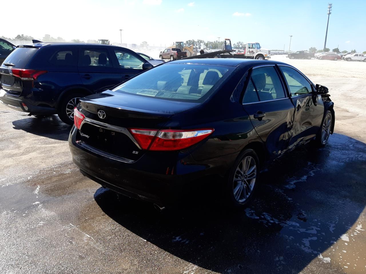 Photo 4 from auction – 2017 TOYOTA CAMRY LE with VIN 4T1BF1FKXHU304569