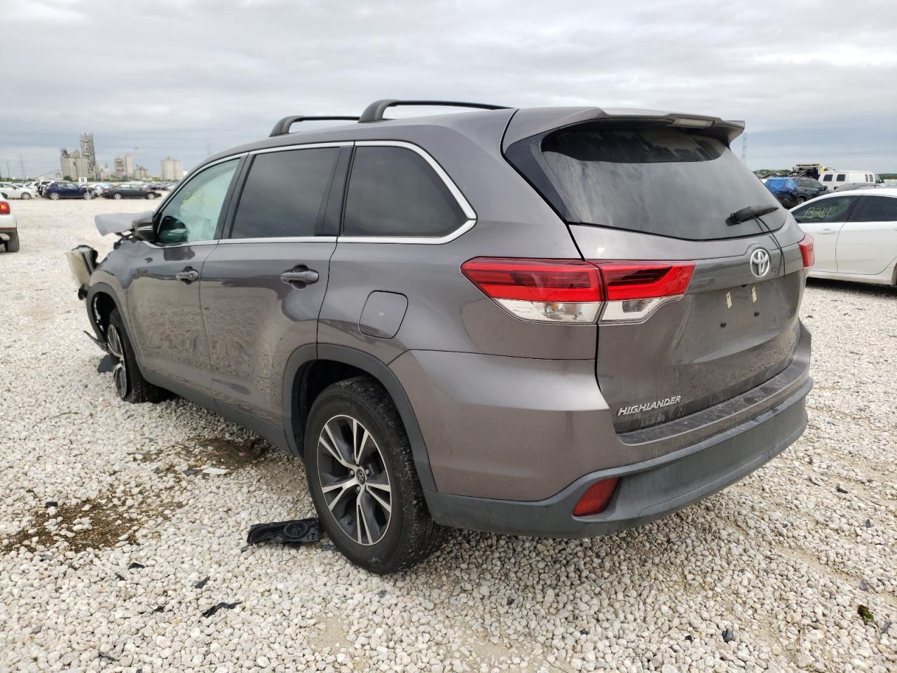 Photo 3 from auction – 2019 TOYOTA HIGHLANDER with VIN 5TDZARFH3KS042636