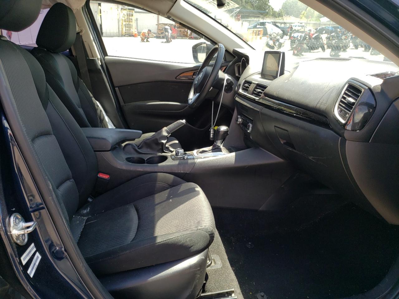Photo 5 from auction – 2016 MAZDA 3 TOURING with VIN JM1BM1W70G1301038