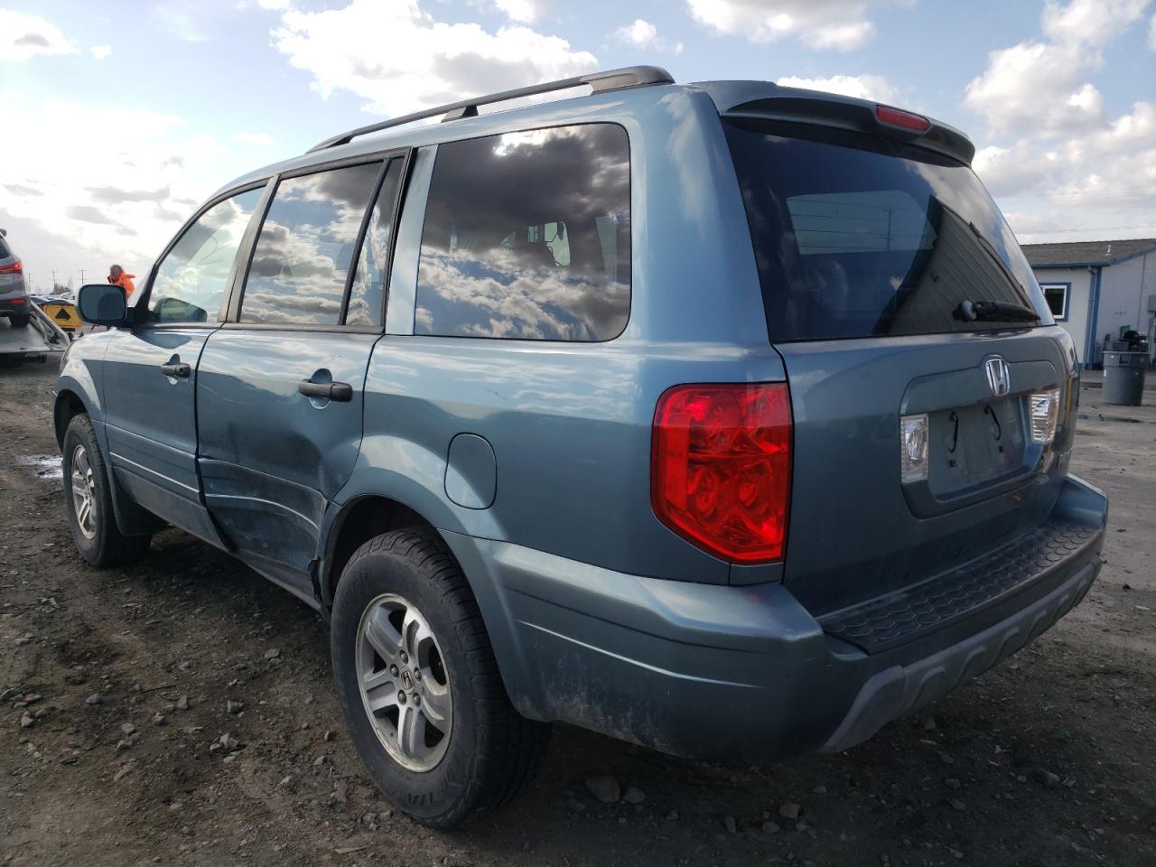 Photo 3 from auction – 2005 HONDA PILOT EX with VIN 2HKYF18455H549816