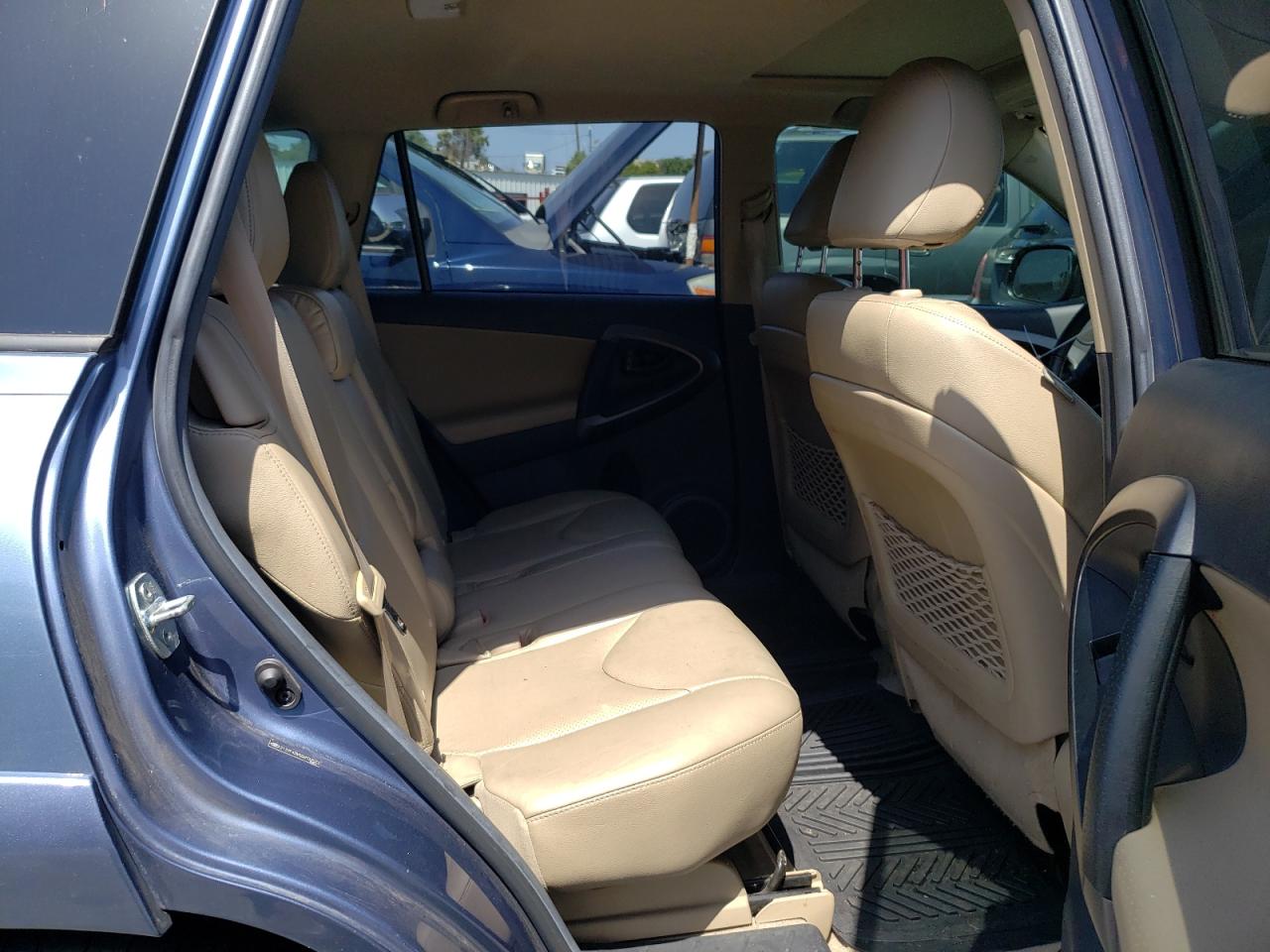 Photo 6 from auction – 2012 TOYOTA RAV4 LIMIT with VIN 2T3YF4DV5CW132573