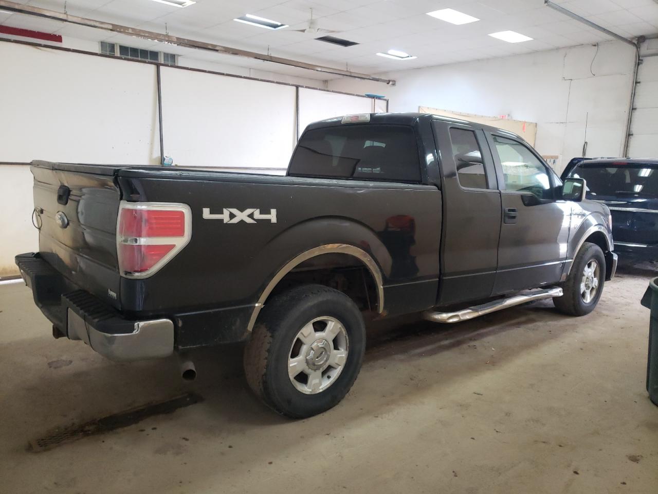 Photo 4 from auction – 2010 FORD F150 SUPER with VIN 1FTFX1EV1AFA46161