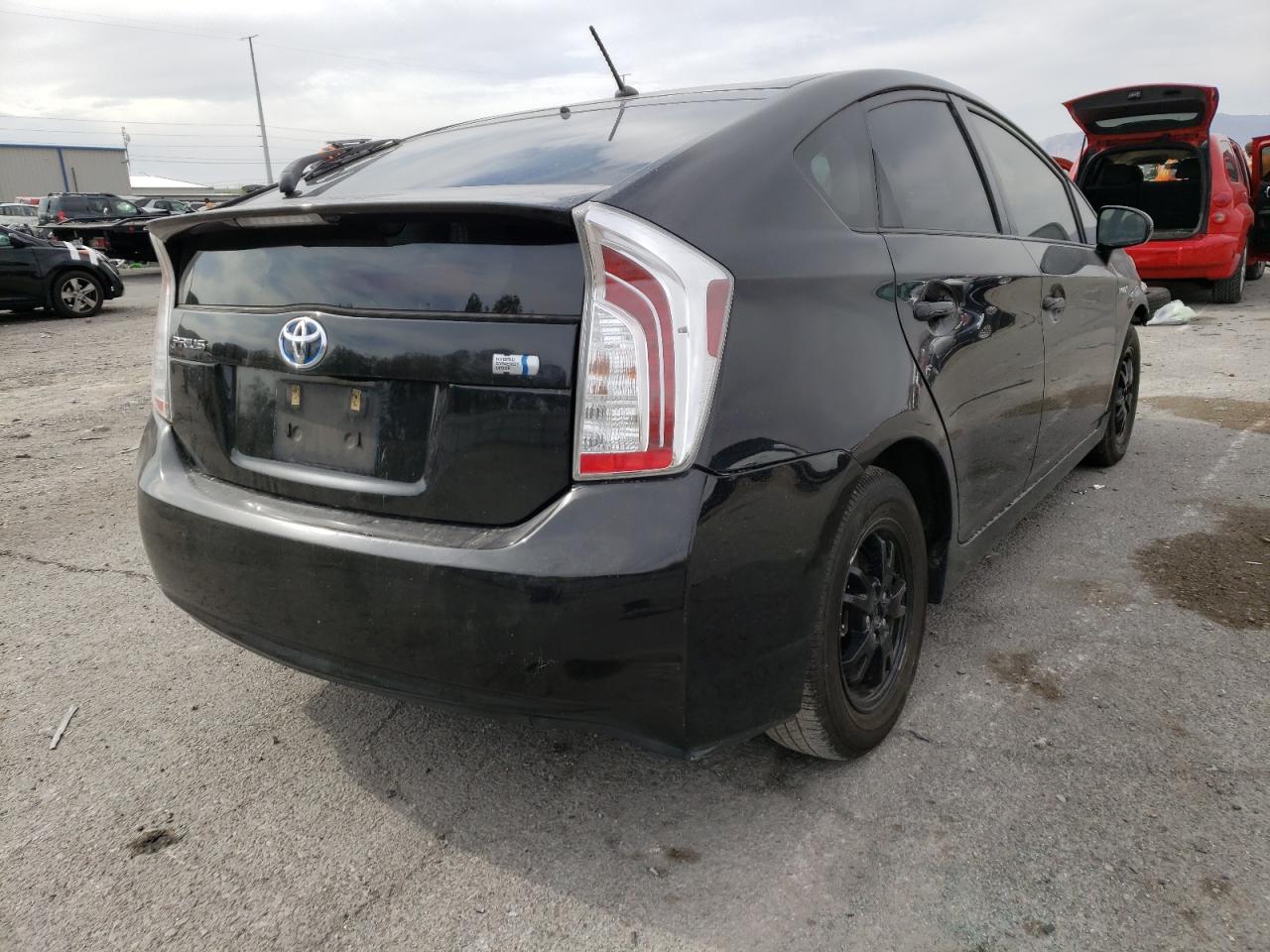 Photo 4 from auction – 2013 TOYOTA PRIUS with VIN JTDKN3DU5D5552417