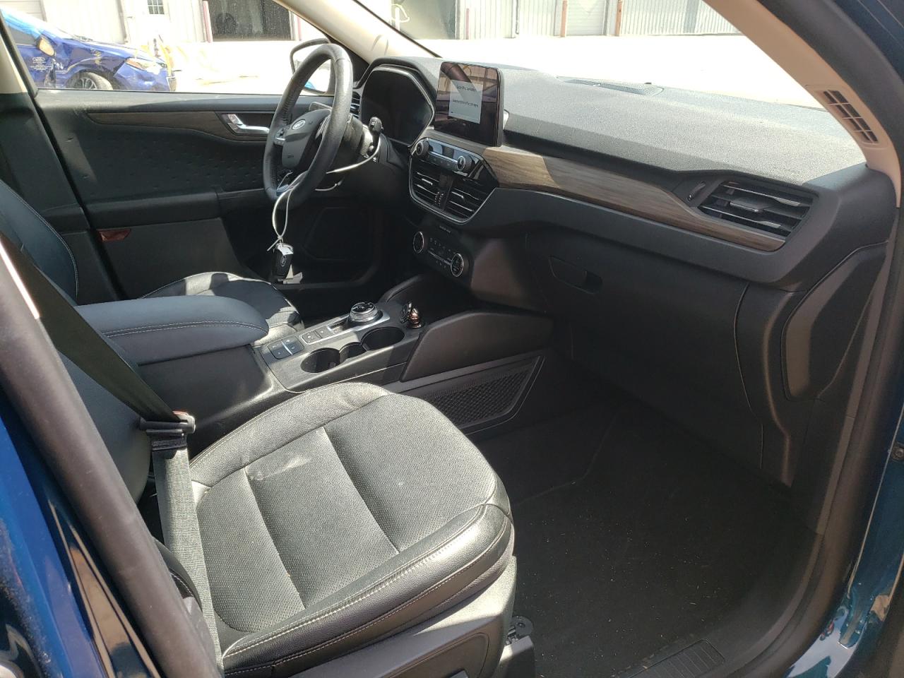 Photo 5 from auction – 2020 FORD ESCAPE TIT with VIN 1FMCU9J99LUA99400