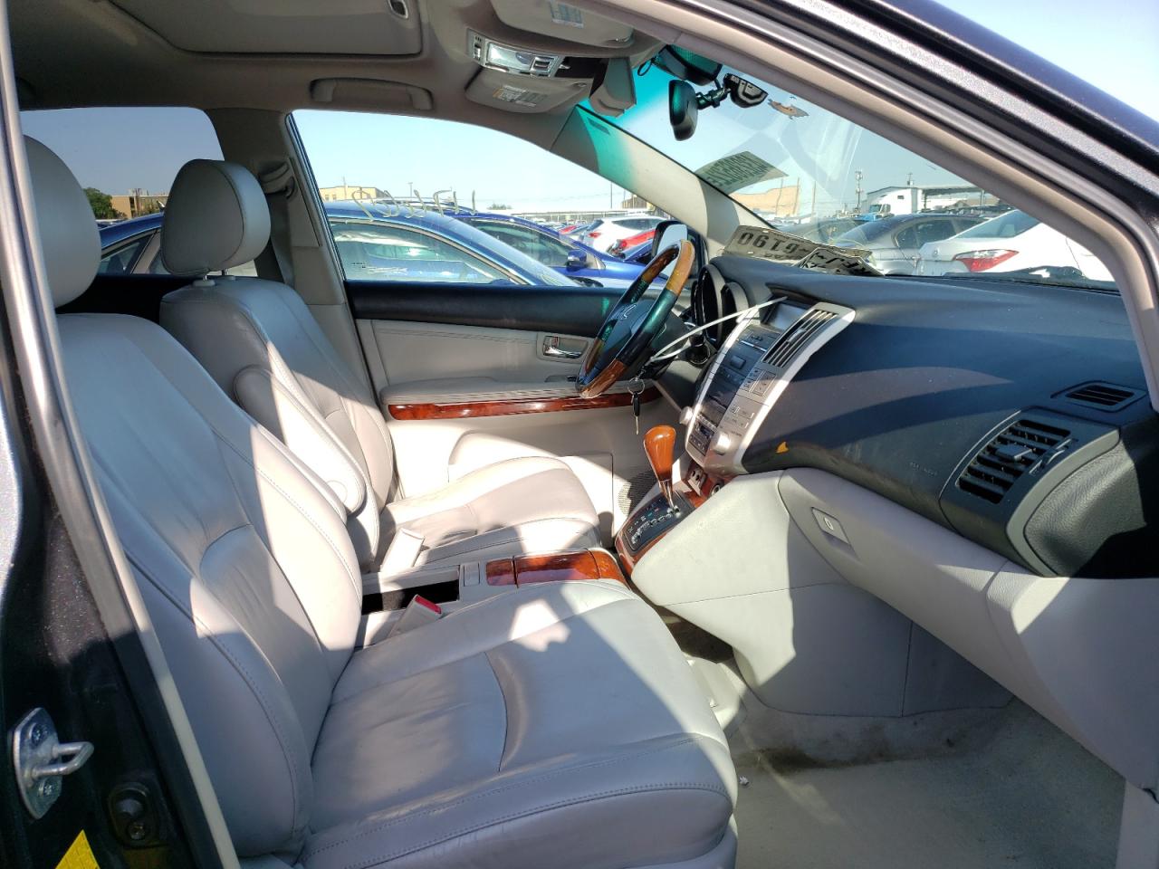 Photo 5 from auction – 2005 LEXUS RX 330 with VIN 2T2HA31UX5C046771