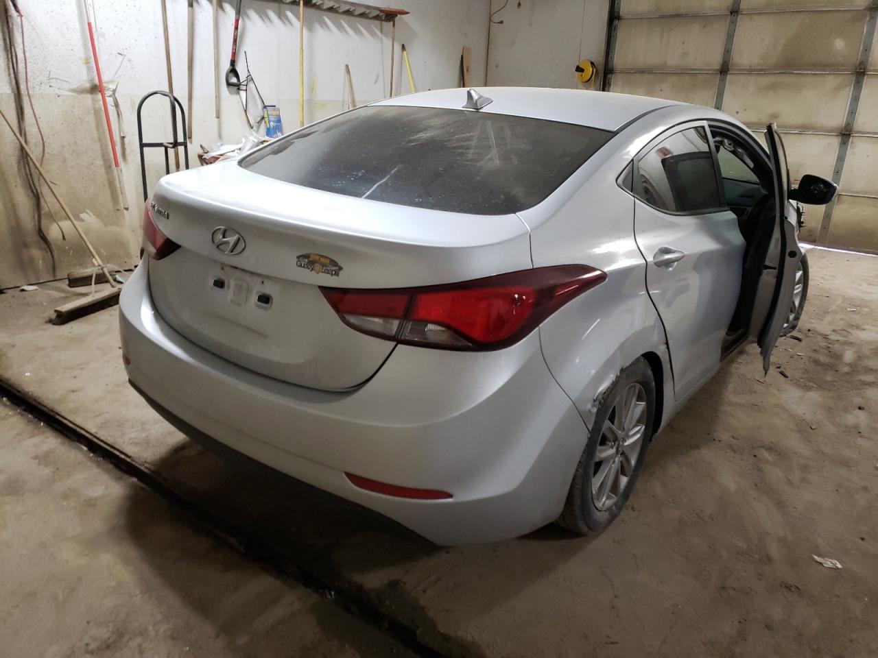 Photo 4 from auction – 2016 HYUNDAI ELANTRA SE with VIN KMHDH4AE2GU480911
