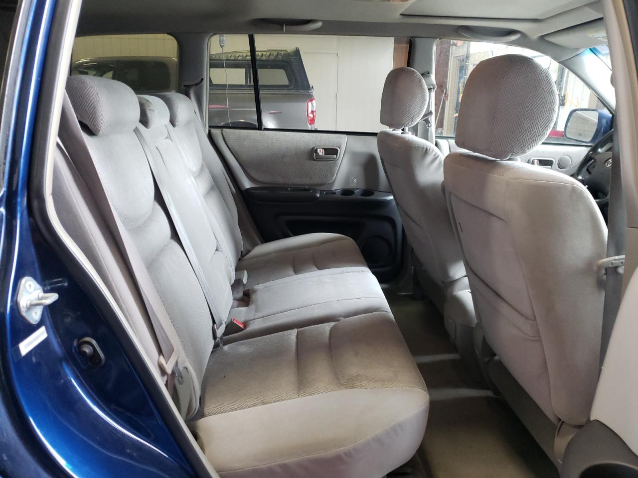 Photo 6 from auction – 2003 TOYOTA HIGHLANDER with VIN JTEGD21AX30047655