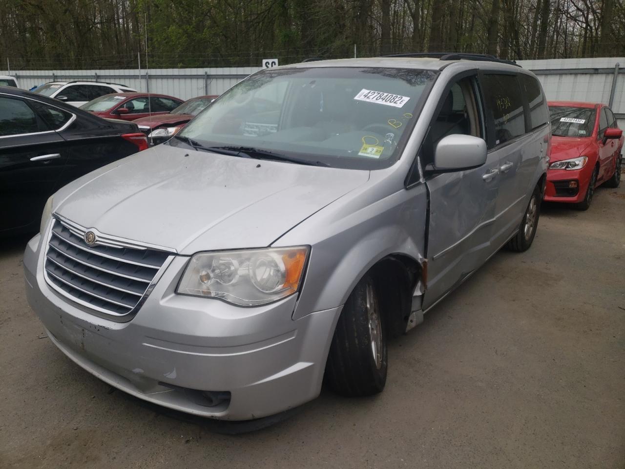Photo 2 from auction – 2008 CHRYSLER TOWN & COU with VIN 2A8HR54P78R107795