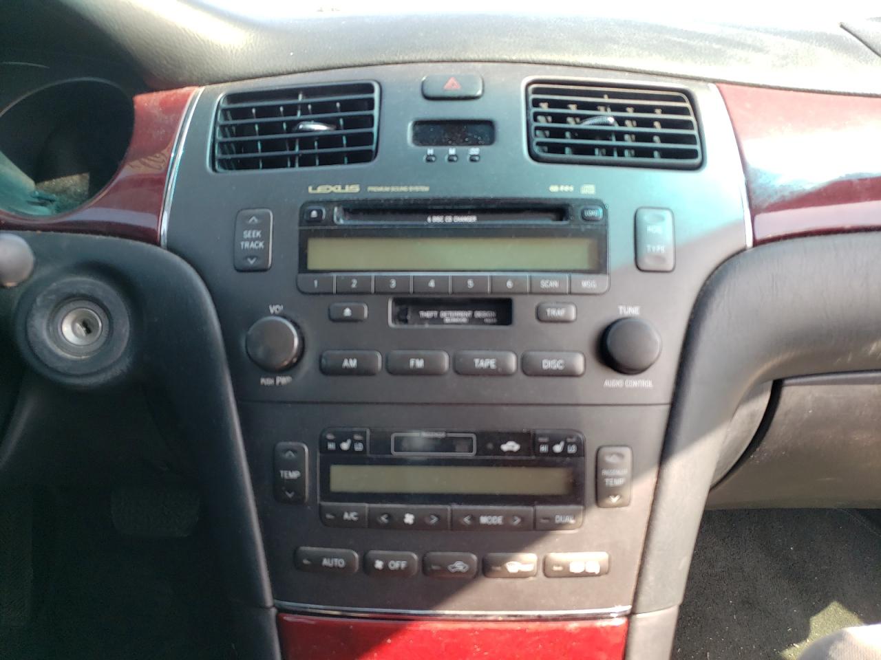Photo 9 from auction – 2004 LEXUS ES 330 with VIN JTHBA30G340015911