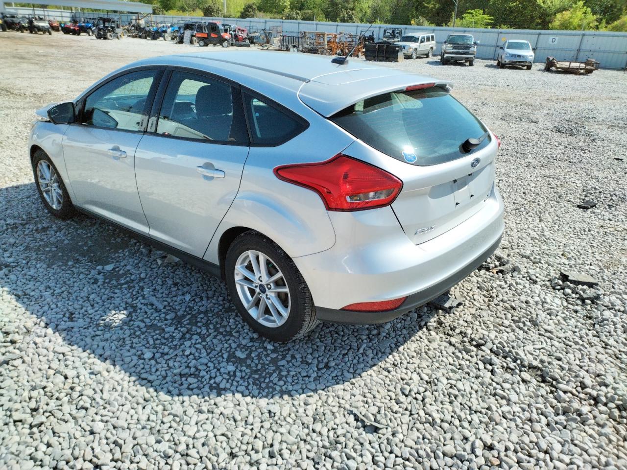 Photo 3 from auction – 2016 FORD FOCUS SE with VIN 1FADP3K26GL290286