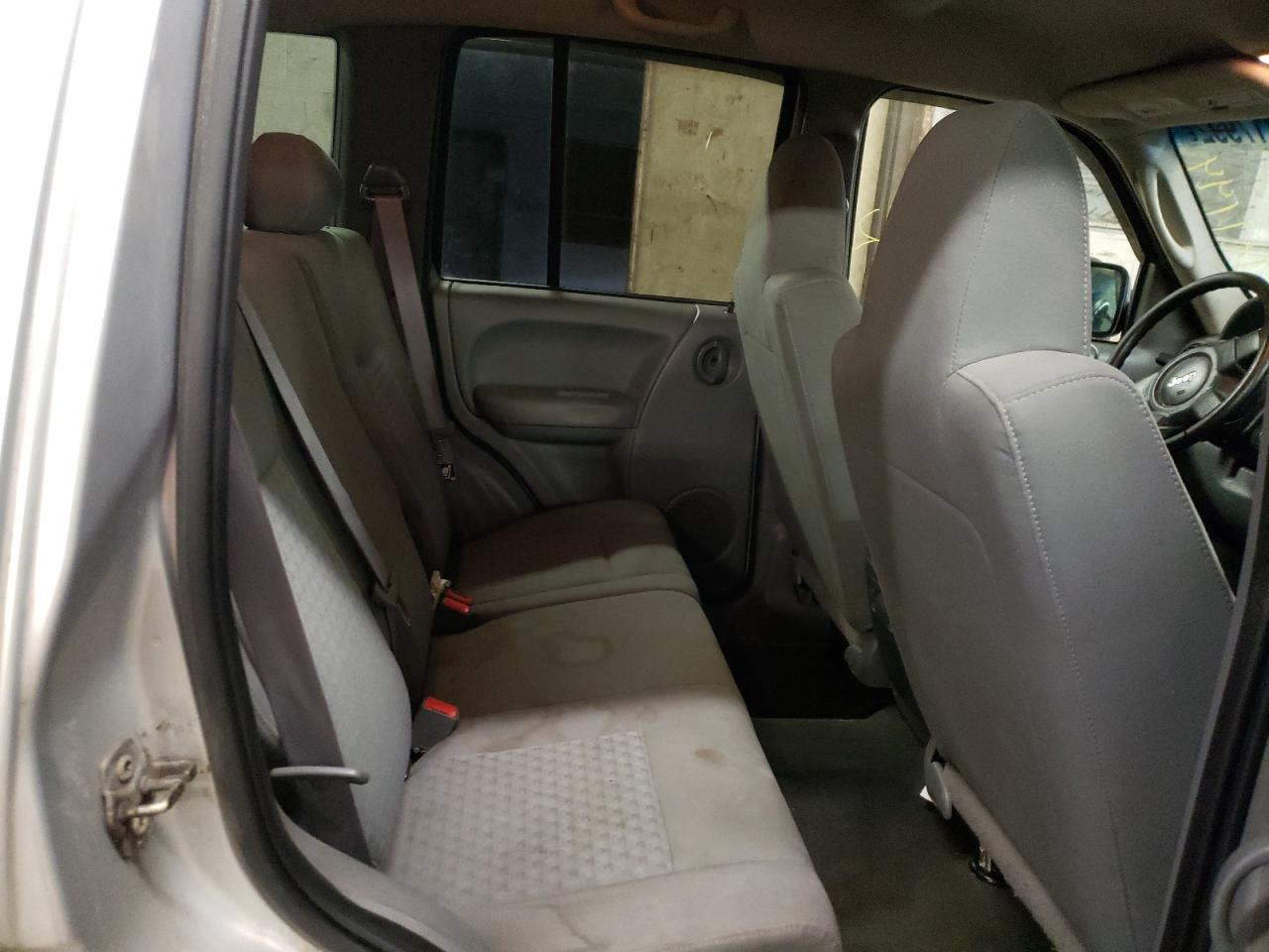 Photo 6 from auction – 2007 JEEP LIBERTY SP with VIN 1J4GL48K77W646432