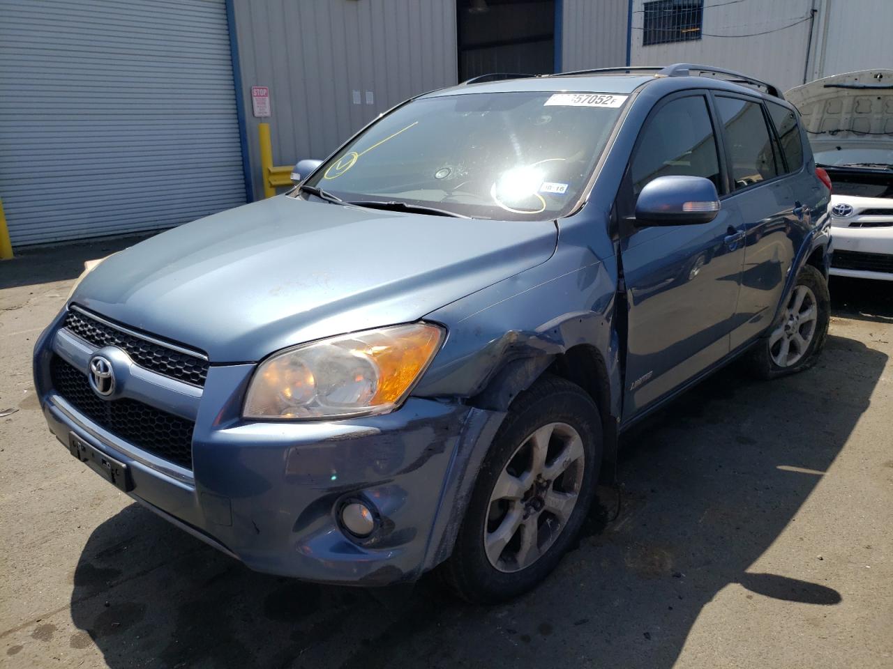 Photo 2 from auction – 2012 TOYOTA RAV4 LIMIT with VIN 2T3YF4DV5CW132573