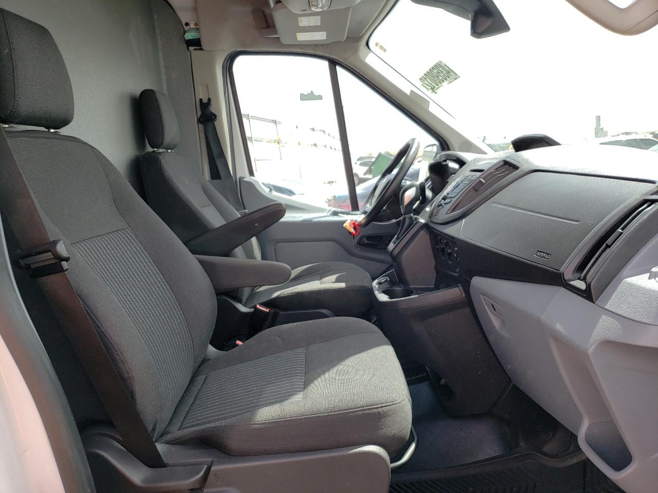 Photo 5 from auction – 2018 FORD TRANSIT T- with VIN 1FTBW2CM6JKA48464
