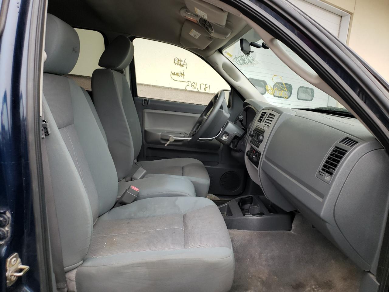 Photo 5 from auction – 2005 DODGE DAKOTA QUA with VIN 1D7HW48N05S115773