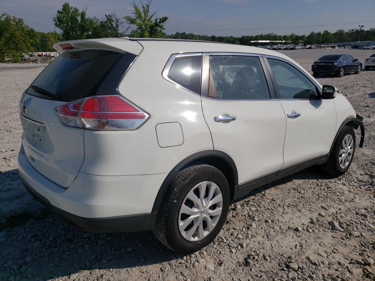 Photo 4 from auction – 2015 NISSAN ROGUE S with VIN KNMAT2MT9FP573569
