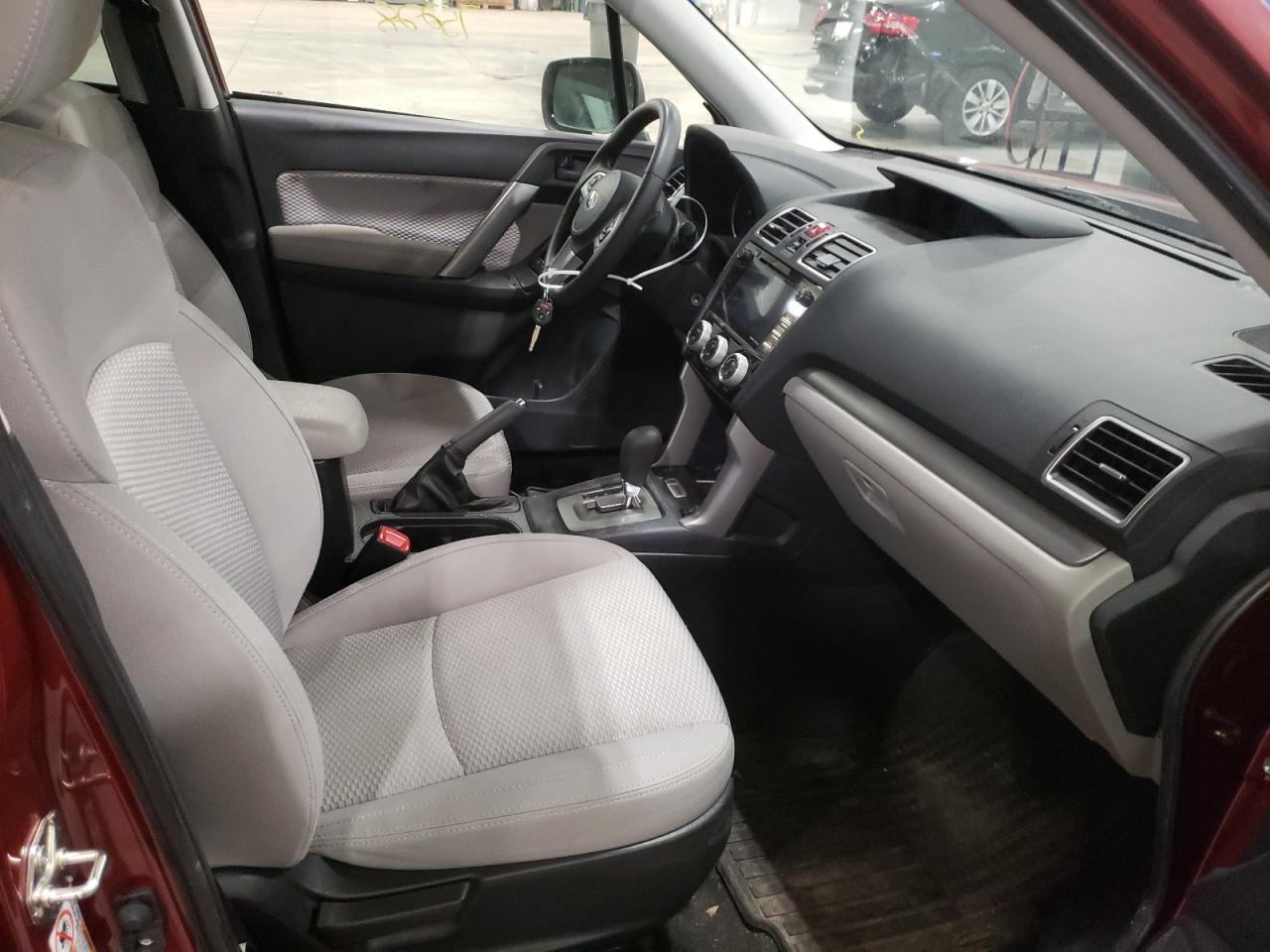 Photo 5 from auction – 2018 SUBARU FORESTER 2 with VIN JF2SJAEC0JH413037