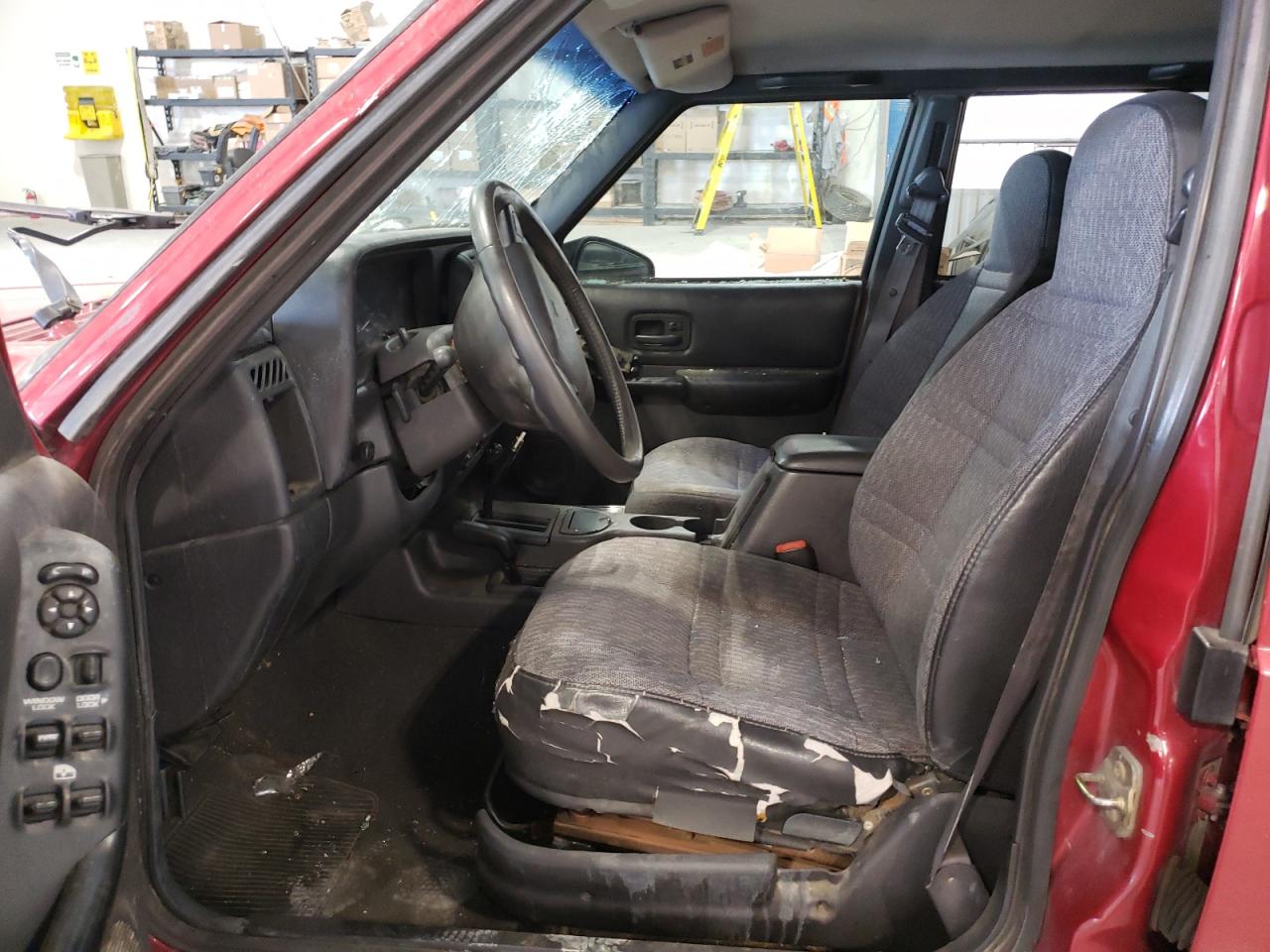 Photo 5 from auction – 1999 JEEP CHEROKEE S with VIN 1J4FF68S7XL585566