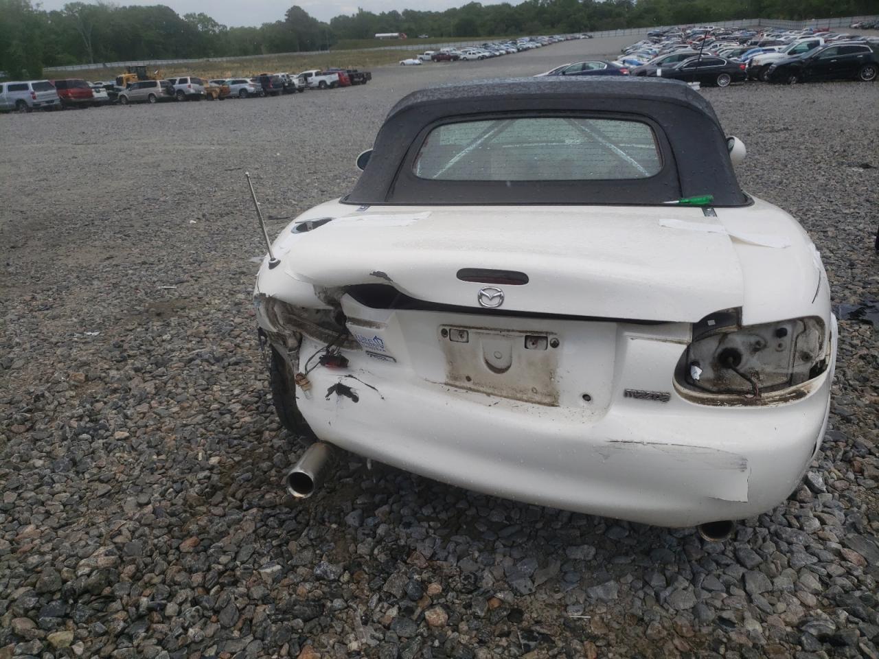 Photo 9 from auction – 2000 MAZDA MX-5 MIATA with VIN JM1NB3532Y0150529