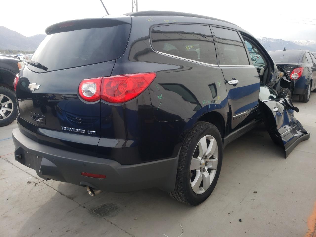 Photo 4 from auction – 2012 CHEVROLET TRAVERSE L with VIN 1GNKVLED7CJ260974