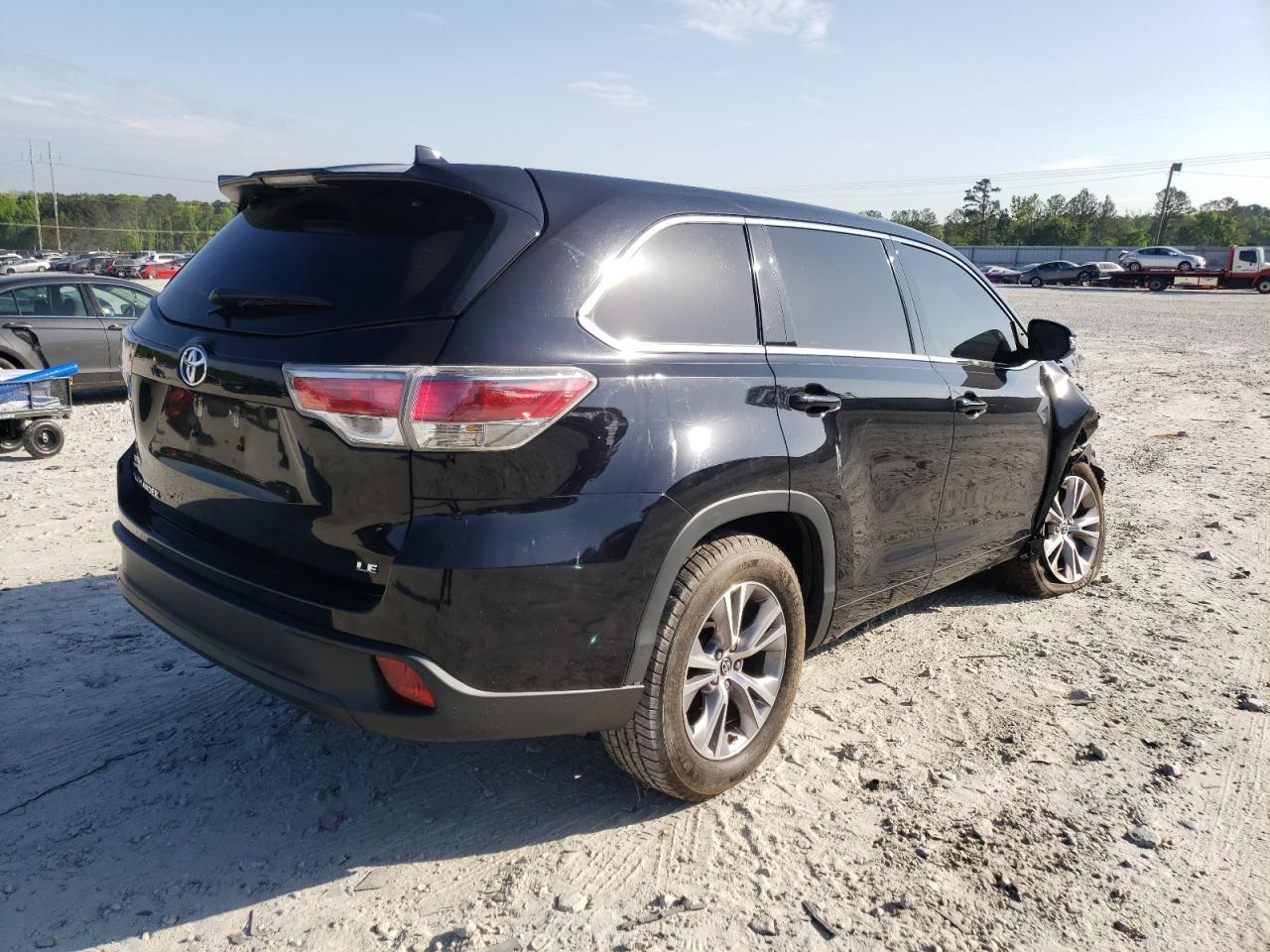 Photo 4 from auction – 2016 TOYOTA HIGHLANDER with VIN 5TDZKRFH7GS160743