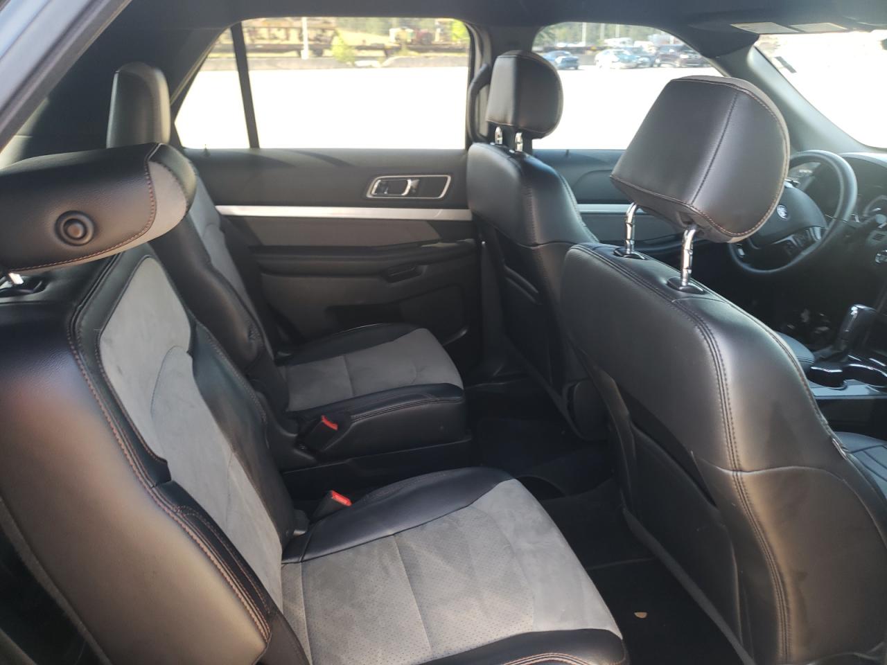 Photo 6 from auction – 2017 FORD EXPLORER X with VIN 1FM5K7D85HGE08694