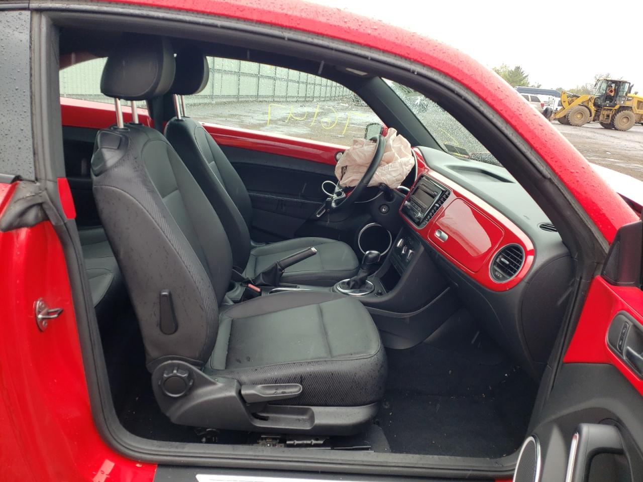 Photo 5 from auction – 2012 VOLKSWAGEN BEETLE with VIN 3VWJP7AT9CM664717