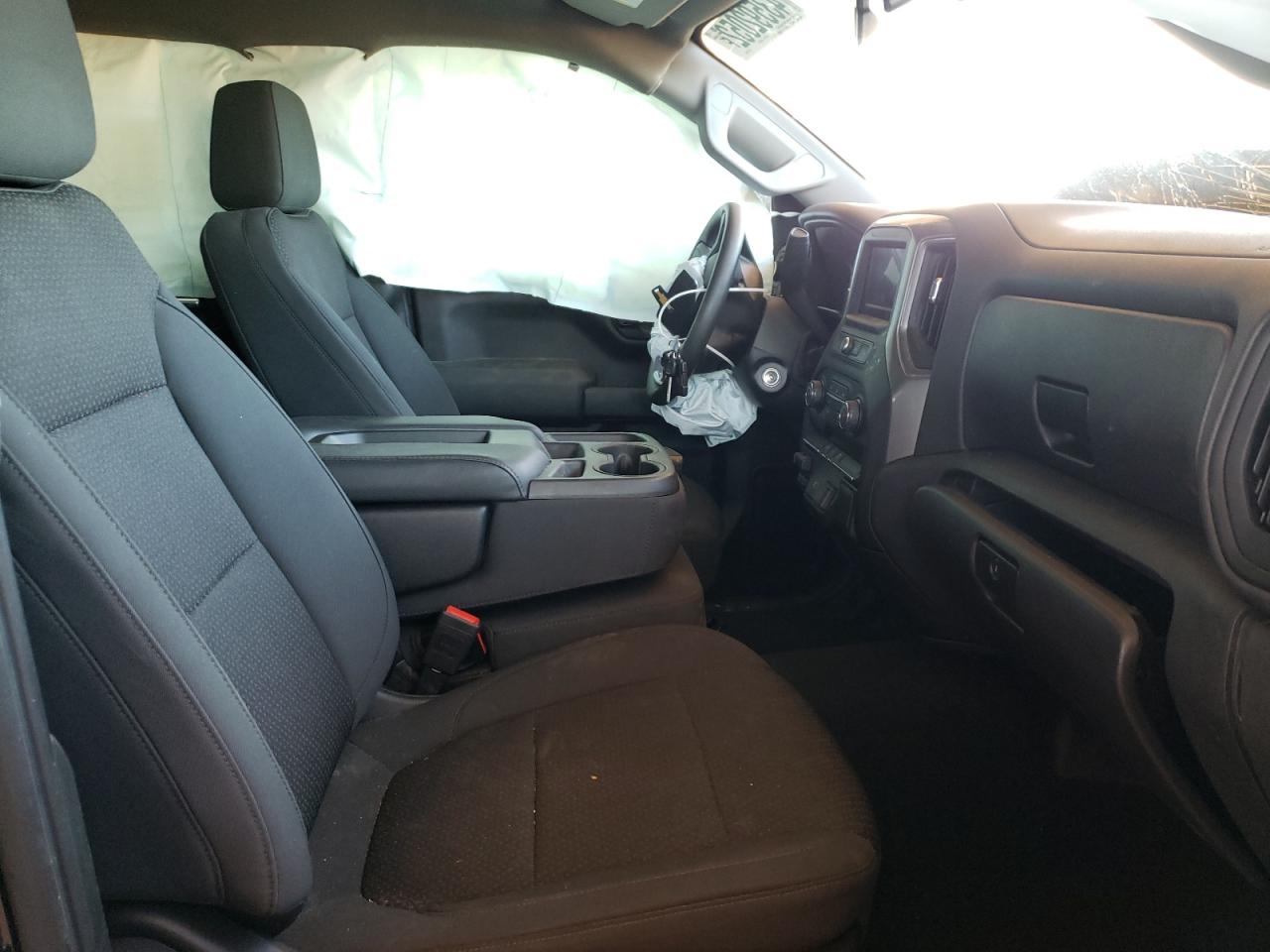 Photo 5 from auction – 2019 CHEVROLET SILVERADO with VIN 3GCUYBEF4KG700394