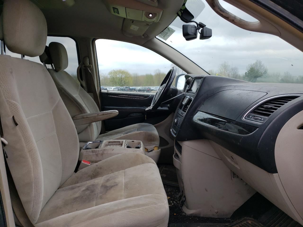 Photo 15 from auction – 2012 CHRYSLER TOWN & COU with VIN 2C4RC1BG6CR399912