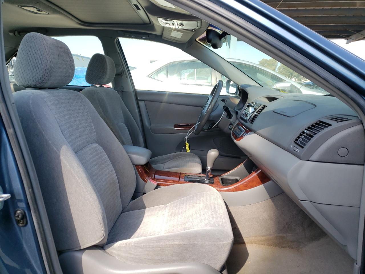 Photo 5 from auction – 2003 TOYOTA CAMRY with VIN JTDBE32K630232665