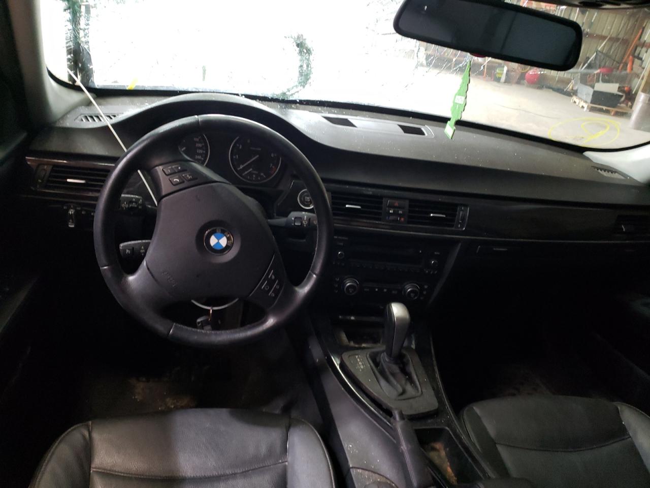 Photo 9 from auction – 2009 BMW 328 XI with VIN WBAPK73539A449296