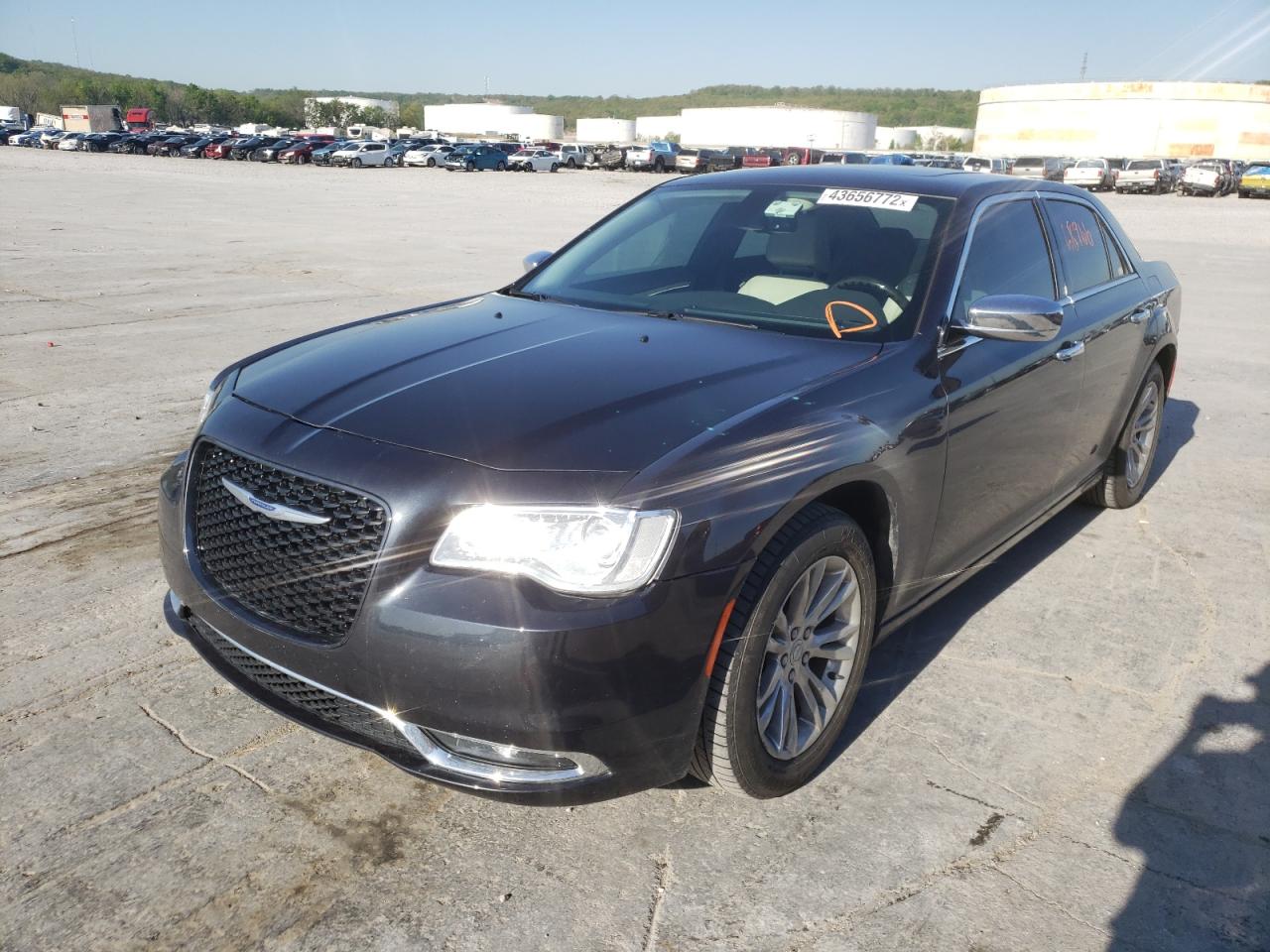 Photo 2 from auction – 2016 CHRYSLER 300C with VIN 2C3CCAEG3GH127996