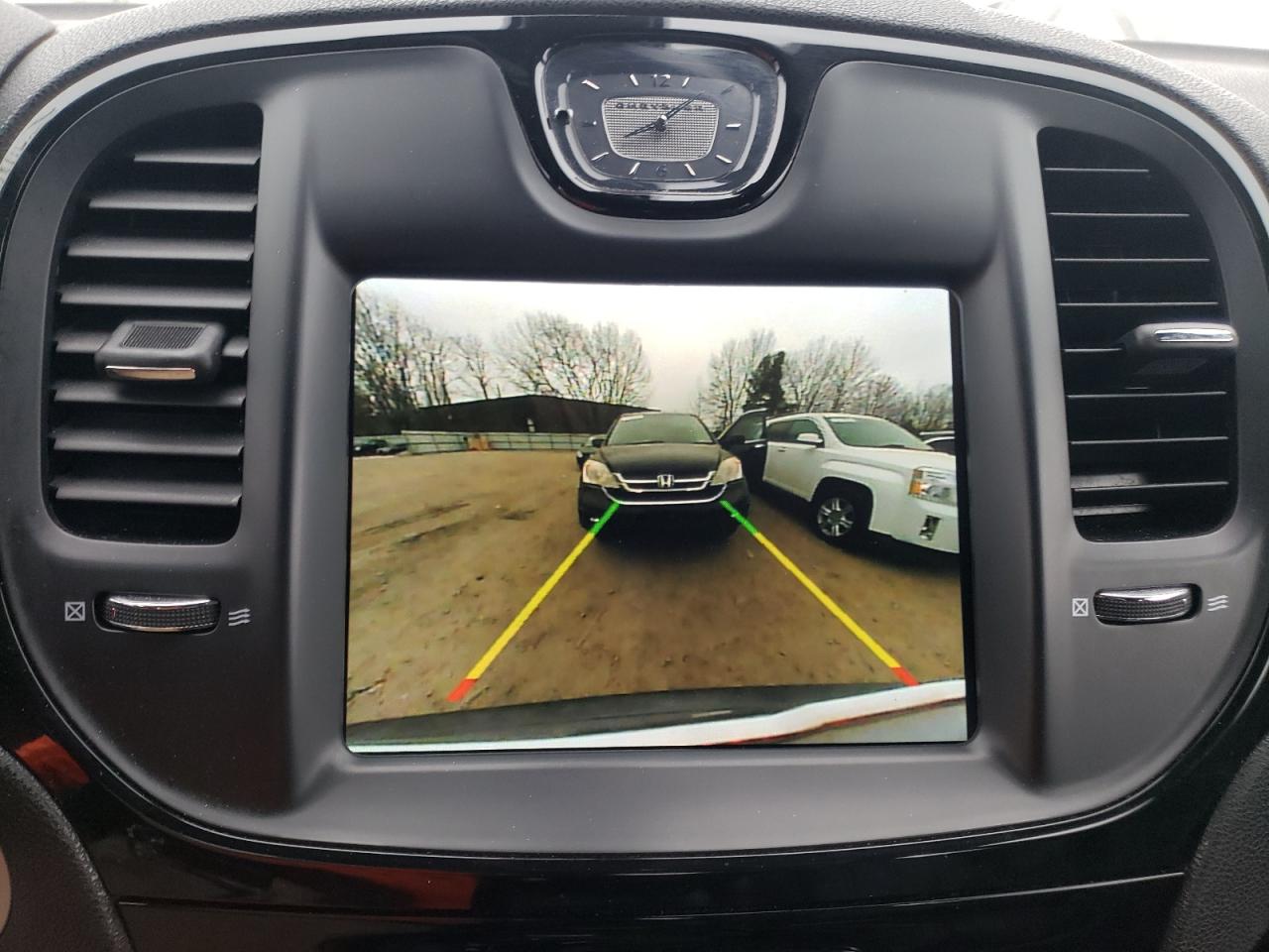 Photo 9 from auction – 2020 CHRYSLER 300 S with VIN 2C3CCAGG4LH164594