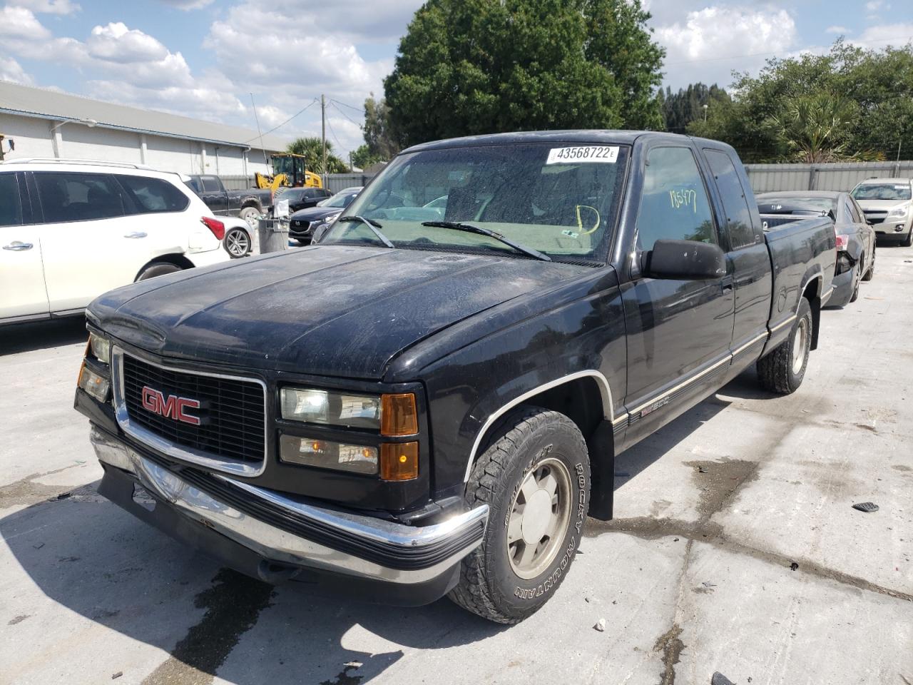 Photo 2 from auction – 1998 GMC SIERRA C15 with VIN 2GTEC19R2W1532142