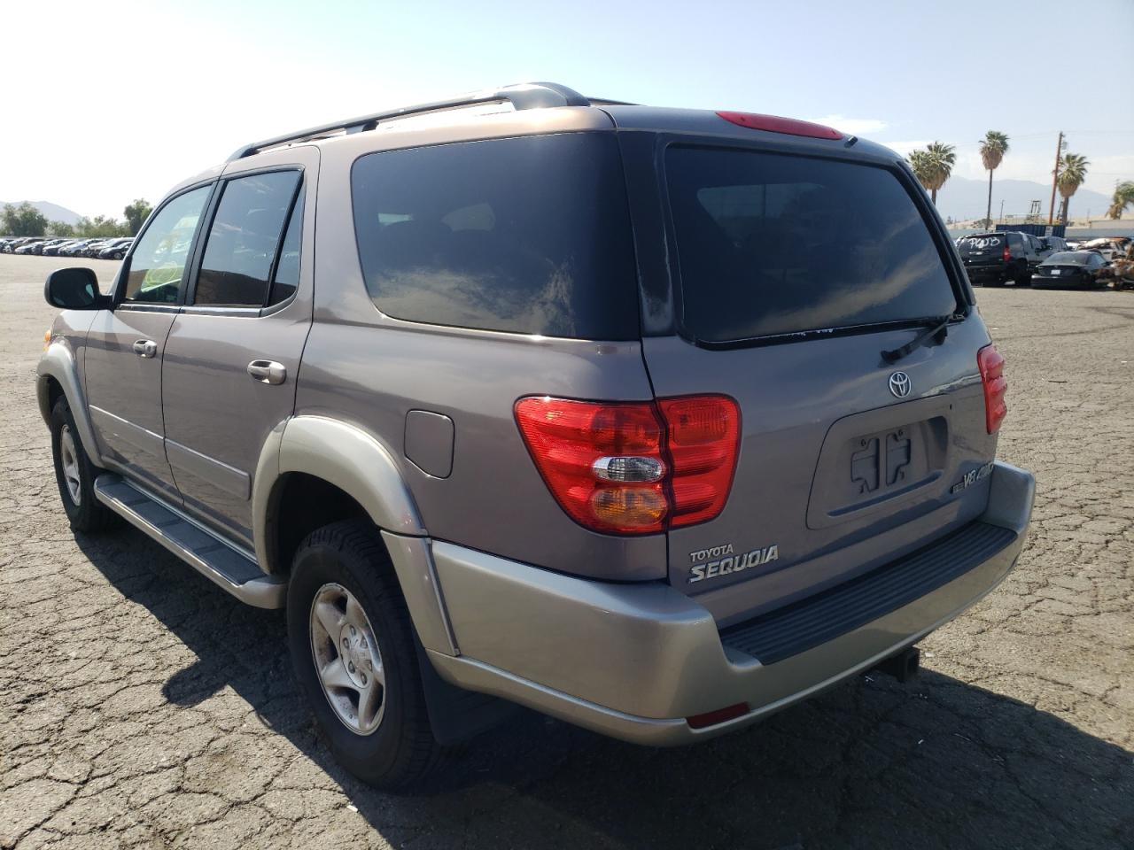 Photo 3 from auction – 2002 TOYOTA SEQUOIA SR with VIN 5TDBT44A72S112305