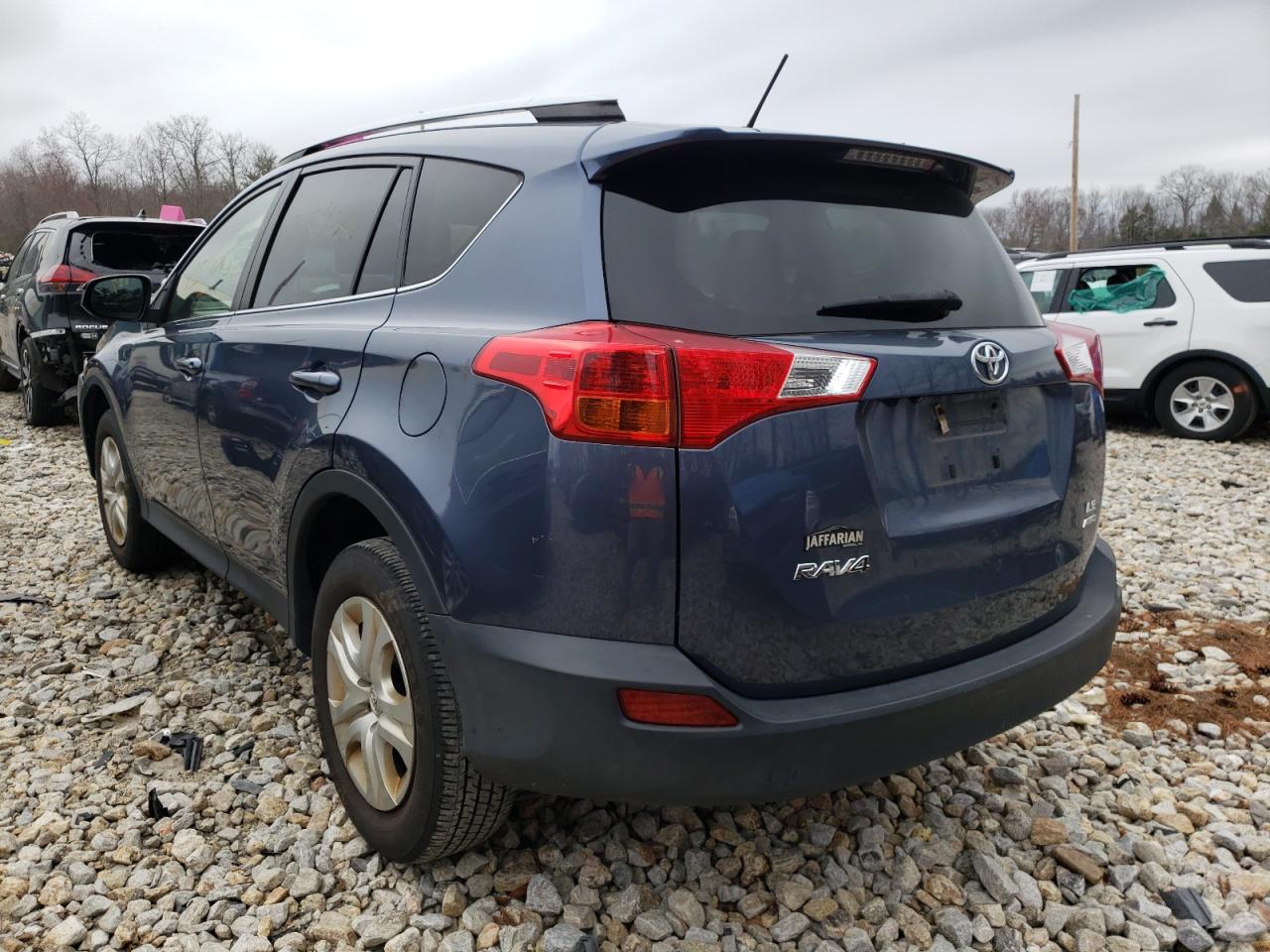 Photo 3 from auction – 2013 TOYOTA RAV4 LE with VIN JTMBFREV2D5002986
