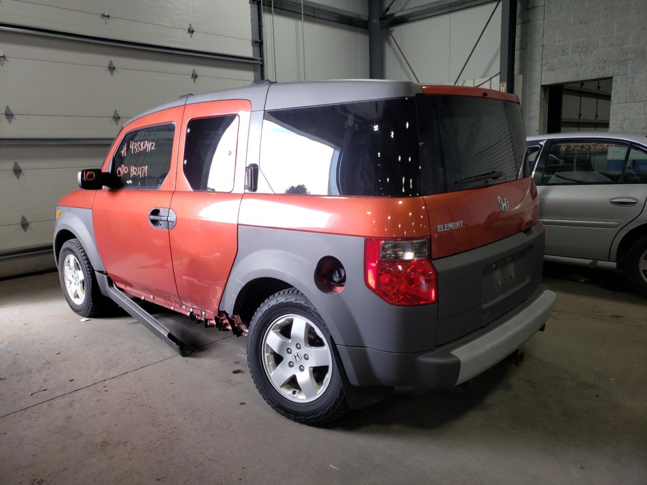 Photo 3 from auction – 2004 HONDA ELEMENT EX with VIN 5J6YH17534L005498