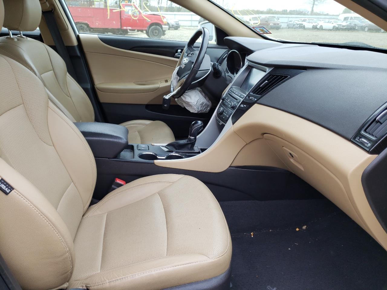 Photo 5 from auction – 2014 HYUNDAI SONATA SE with VIN 5NPEC4AC0EH835913