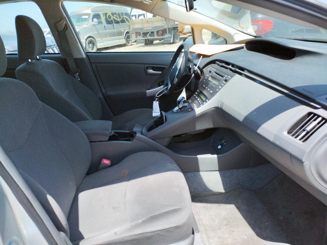 Photo 5 from auction – 2011 TOYOTA PRIUS with VIN JTDKN3DU6B5302990