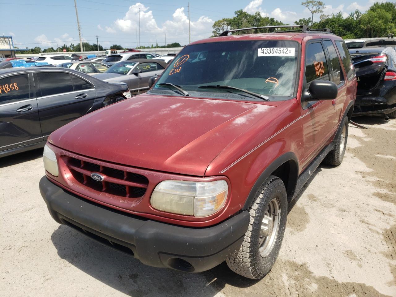 Photo 2 from auction – 2000 FORD EXPLORER S with VIN 1FMYU60E5YUB06966
