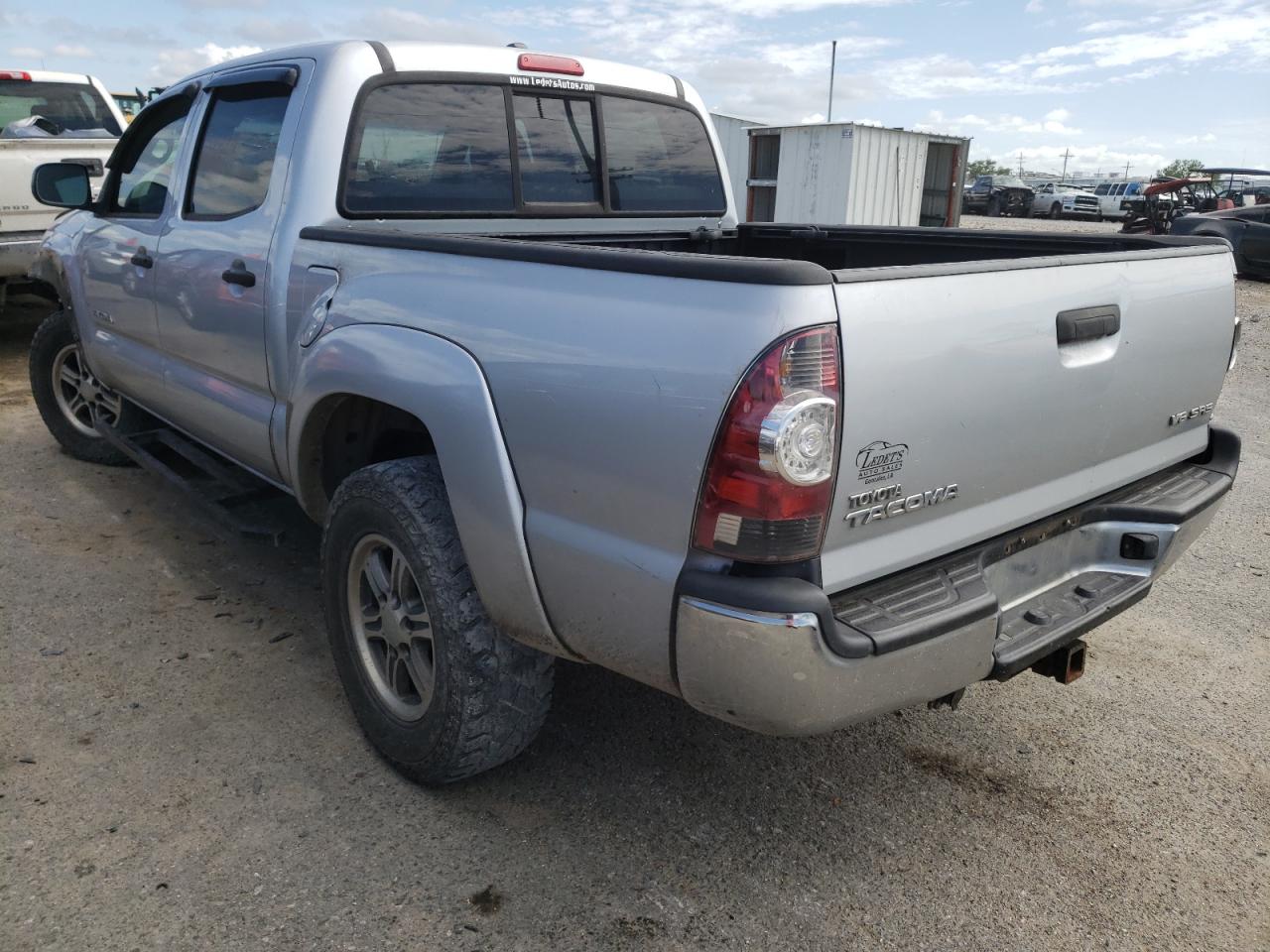 Photo 3 from auction – 2011 TOYOTA TACOMA DOU with VIN 5TFLU4EN5BX011597
