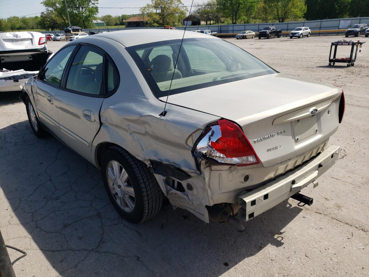 Photo 3 from auction – 2007 FORD TAURUS SEL with VIN 1FAFP56U57A127866